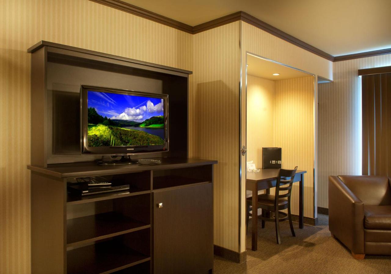 Ramada By Wyndham Laval