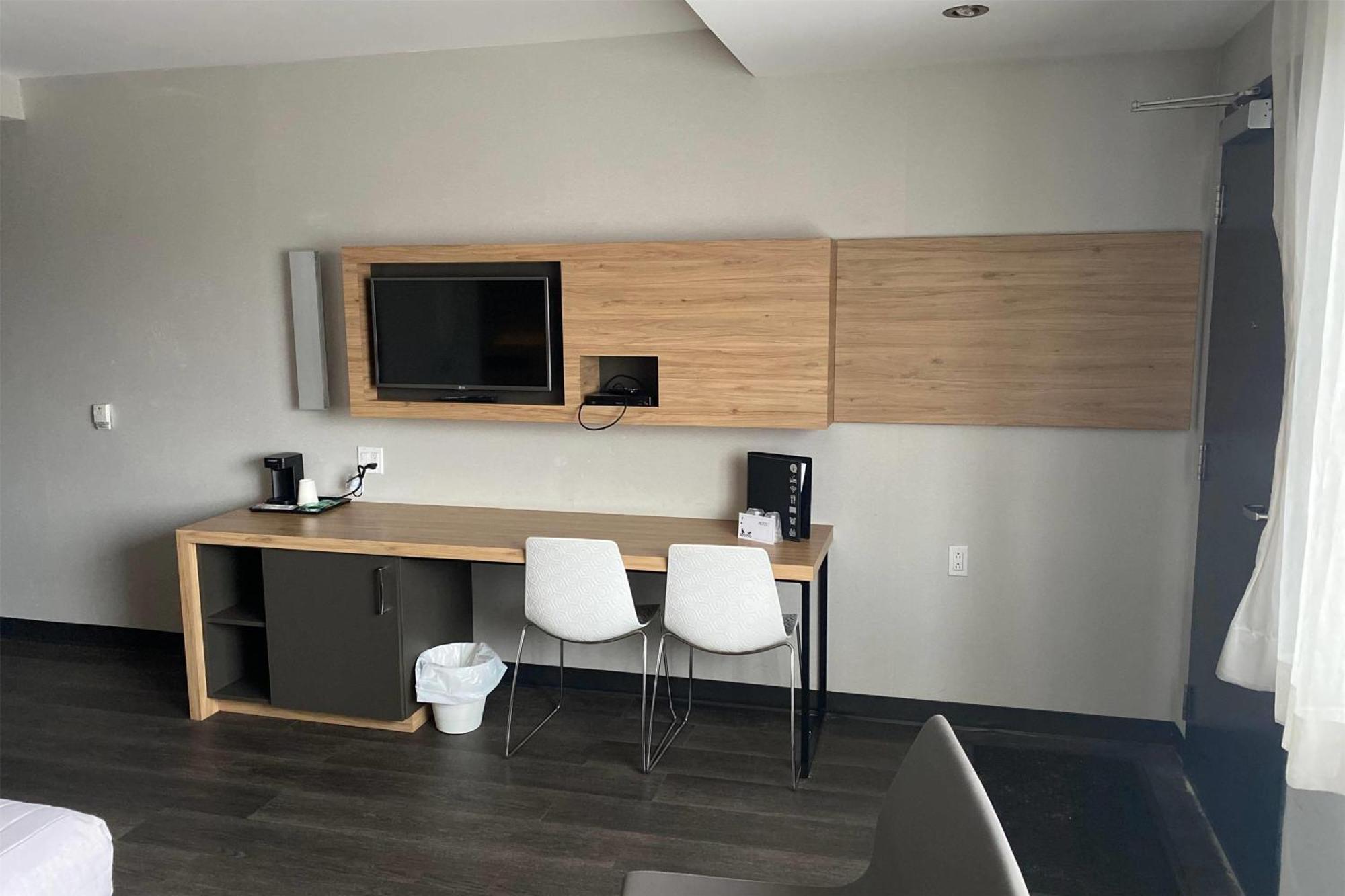 Ramada By Wyndham Laval