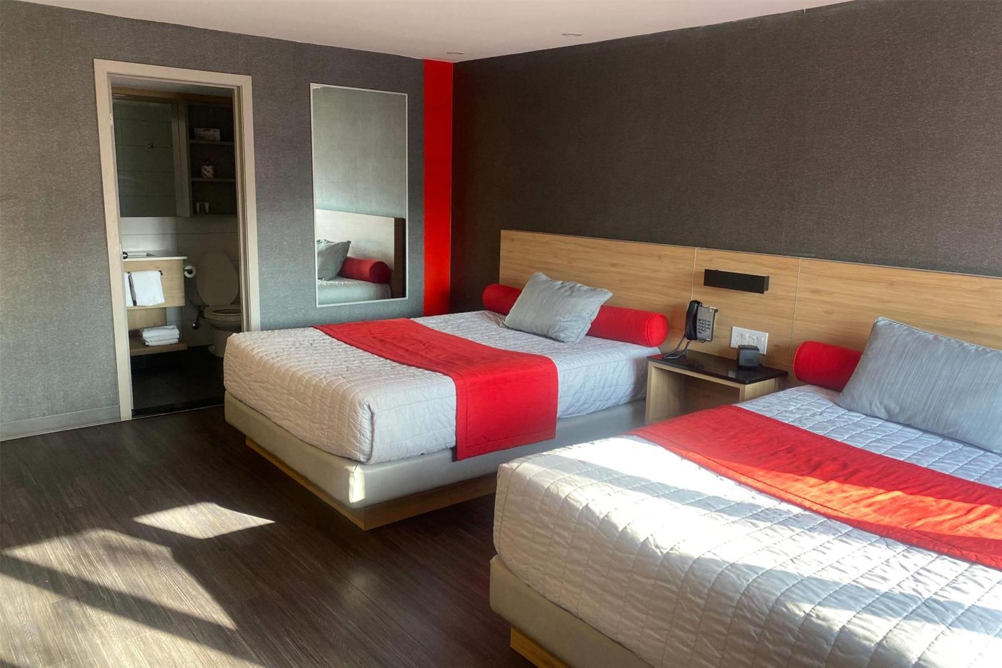 Ramada By Wyndham 3* Laval